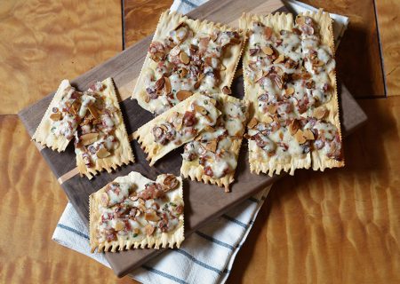 Almond-Bacon Cheese Crostini with La Panzanella Croccantini crackers