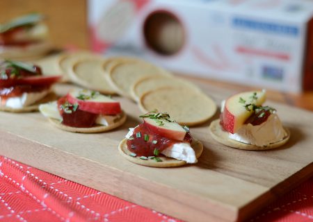 Apple, Jam And Brie Bites with La Panzanella Gluten Free Oat Thins