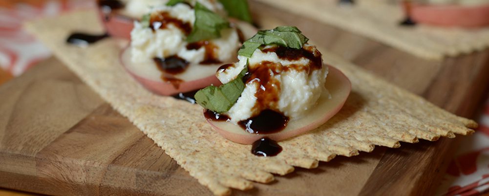 Apricot Ricotta Honey Basil Bites with La Panzanella Croccantini crackers