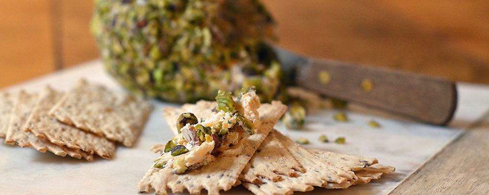 Cheddar Bacon Pistachio Cheeseball with La Panzanella Croccantini crackers