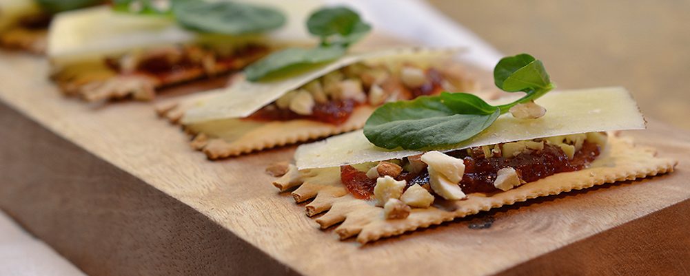 Manchego-Quince Croccantini Bites with La Panzanella Croccantini crackers