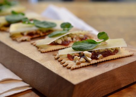 Manchego-Quince Croccantini Bites with La Panzanella Croccantini crackers