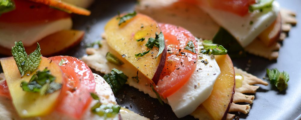 Peach Caprese Salad with La Panzanella Croccantini crackers