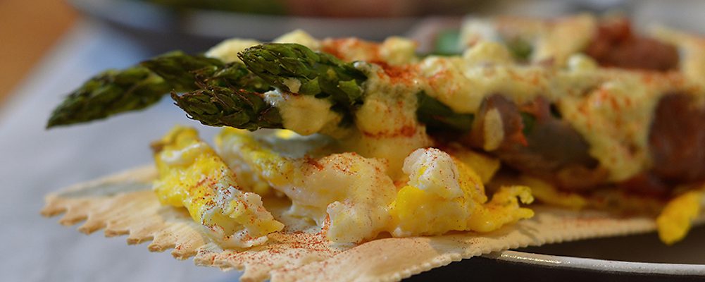 Prosciutto Wrapped Asparagus Eggs Benedict with La Panzanella Croccantini crackers