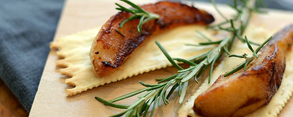 Caramelized Rosemary Pears with La Panzanella Croccantini crackers