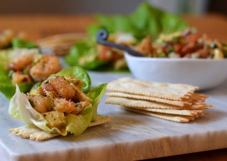 Shrimp Avocado Salad with La Panzanella Croccantini crackers