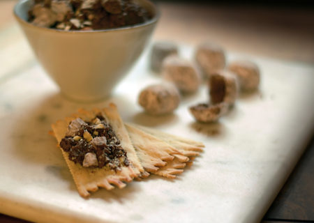 Mississippi Mud Dip with La Panzanella Croccantini crackers and Dolcetini cookies