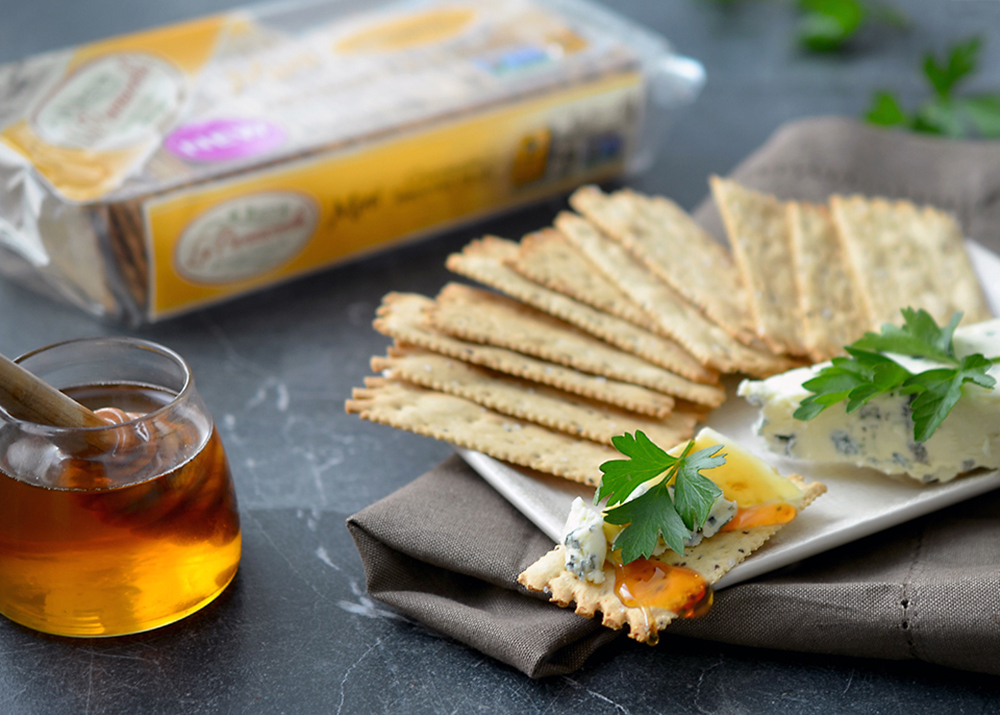 Crumbled Blue Cheese and Honey Drizzle - La Panzanella® Artisanal